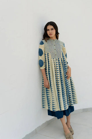 Amra ivory and indigo cotton side pleat kurta, boho hand block print - front view