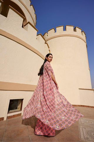 PINK BLUE GEOMETRIC PRINT PALAZZO WITH TOP AND JACKET
Stylish contemporary ensemble featuring a geometric print palazzo set paired with a matching blouse and jacket in vibrant pink and blue tones, perfect for a bold fusion festive look. Designed by Ease