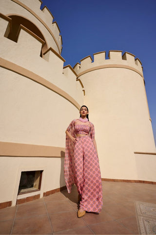 PINK BLUE GEOMETRIC PRINT PALAZZO WITH TOP AND JACKET
Stylish contemporary ensemble featuring a geometric print palazzo set paired with a matching blouse and jacket in vibrant pink and blue tones, perfect for a bold fusion festive look. Designed by Ease