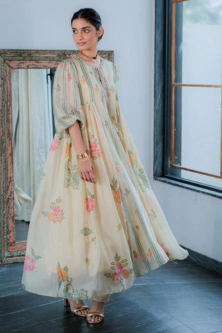 Ivory printed kurta set. Perfect for festive ocassional celebrations or Kitty party, brunch out with friends and family.