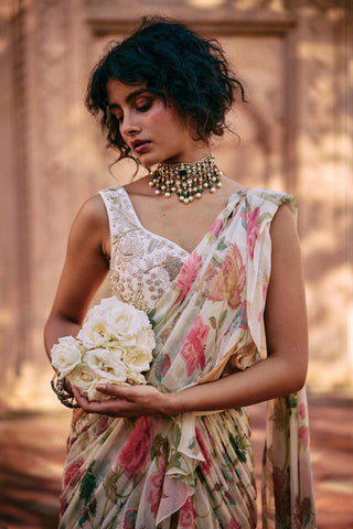 Wedding Guest Wear Lightweight designer saree offering refined elegance for wedding functions, Parties and evening receptions.