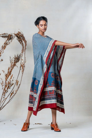 Sura 06 indigo and red striped cotton freesize kaftan dress, boho tribal block print - kaftan sleeves spread
