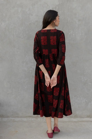 Orah black and red cotton V-neck flared midi dress, boho hand block print - back view
